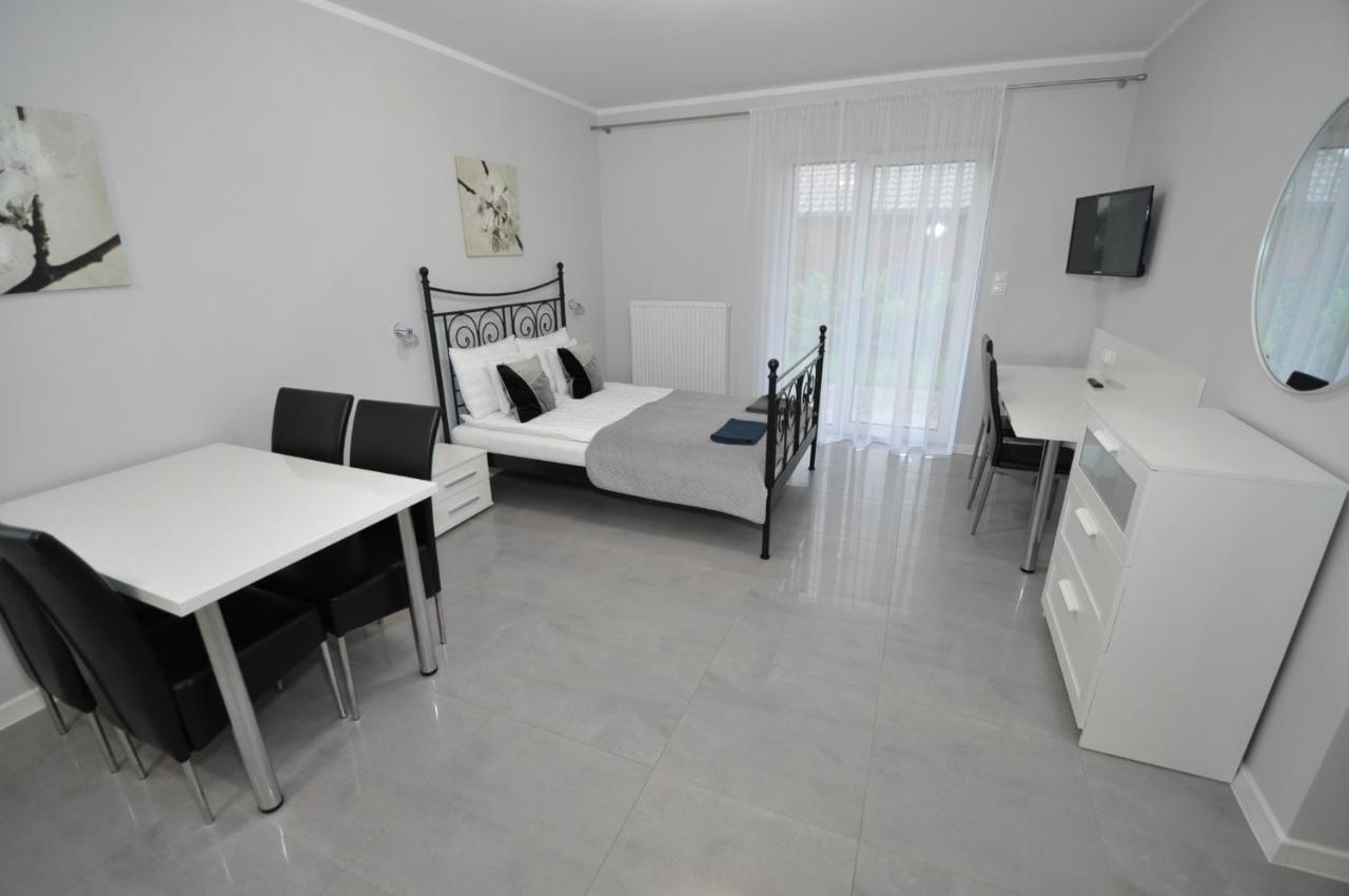 Apartamenty Pod Zaglami Mielenko Exterior foto